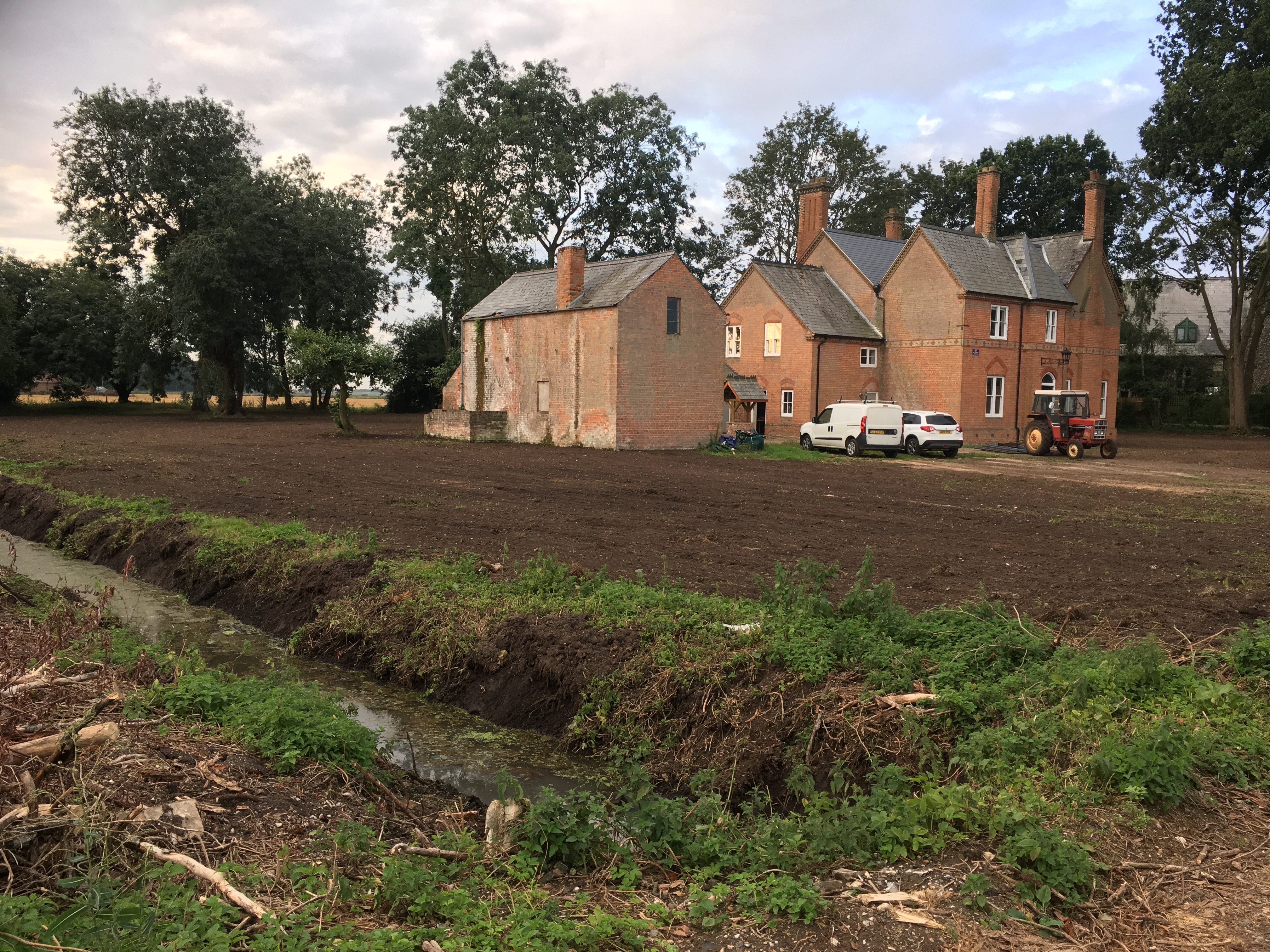 4E26E2D7-3A05-4586-8855-9F21DFDBC936