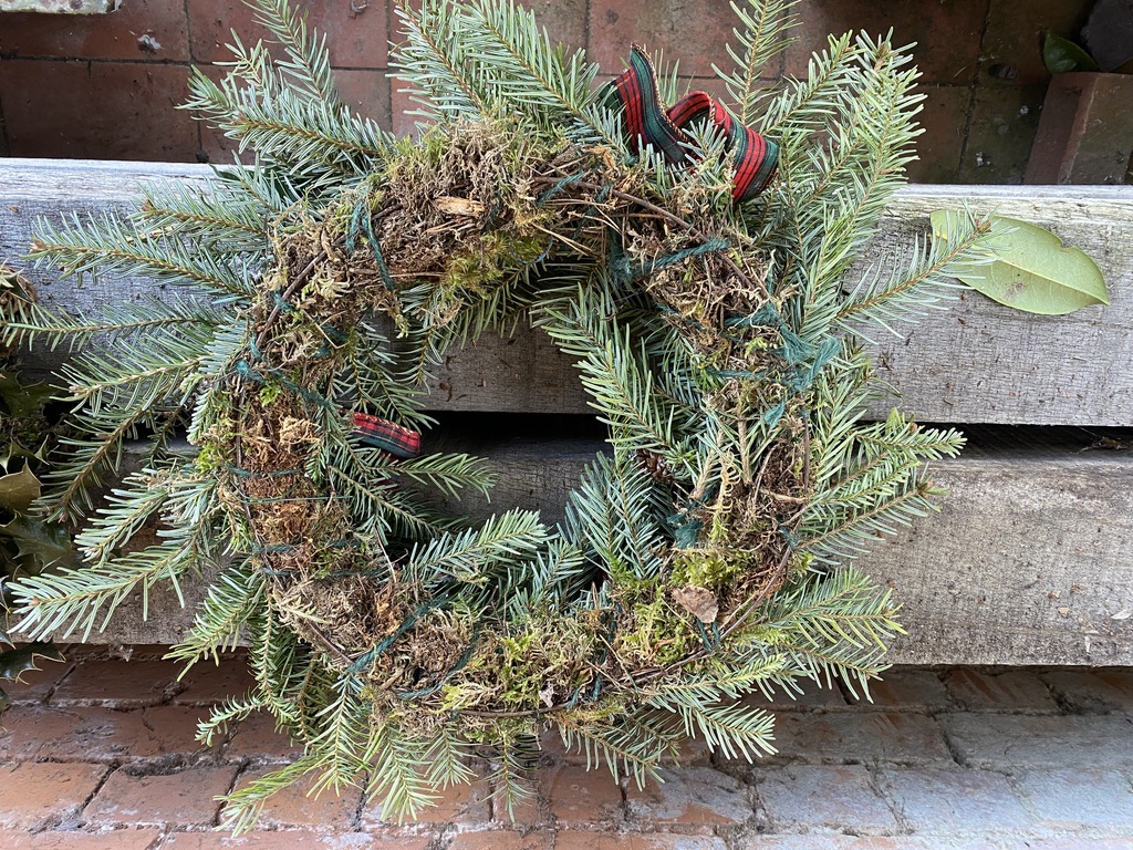Using twine rather than wire on Christmas&nbsp;wreaths
